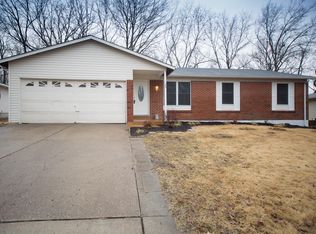 40 Roland Ln, Saint Peters, MO 63376