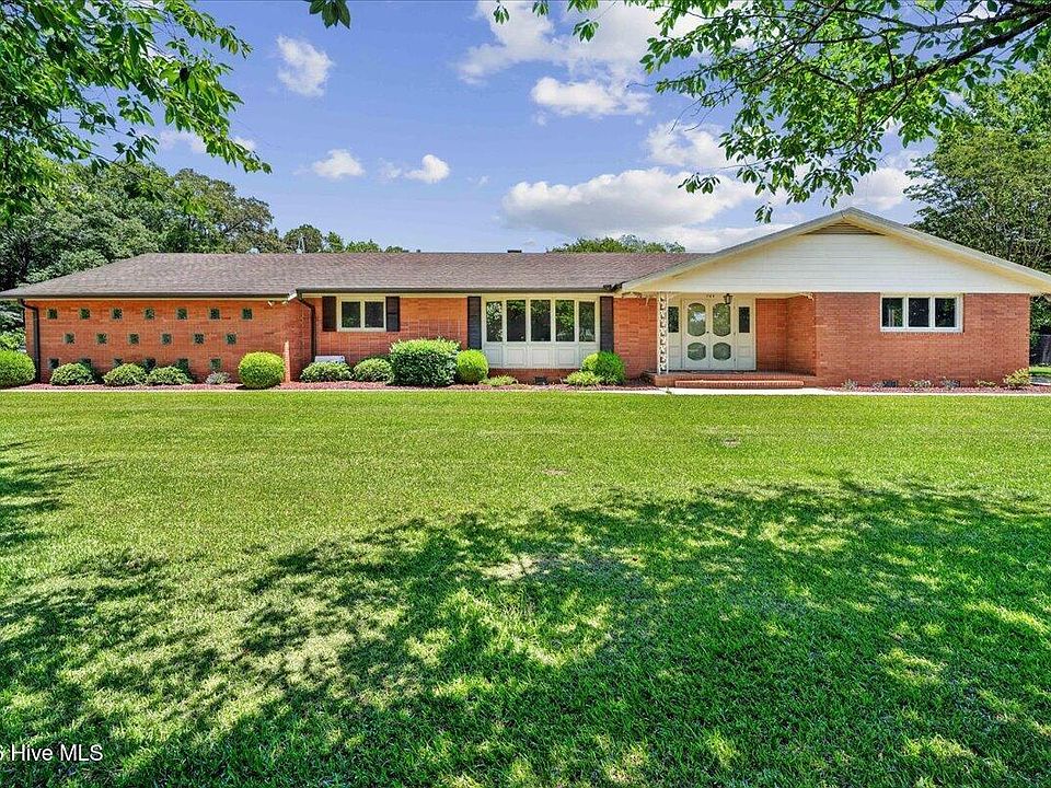 1st image of 704 E Forest Hill Drive