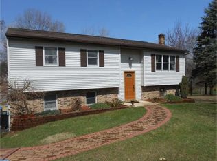 541 Birch Hill Rd, Shoemakersville, PA 19555