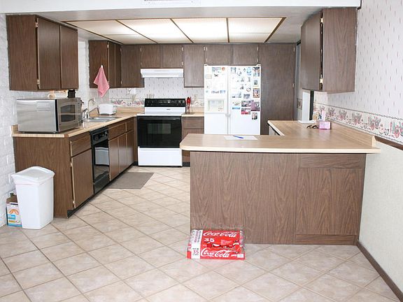 2nd image of 141 E Four Horses Pl
