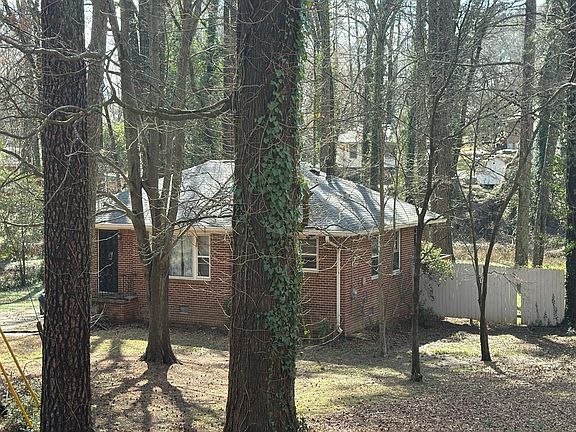 2nd image of 1207 Rock Springs St
