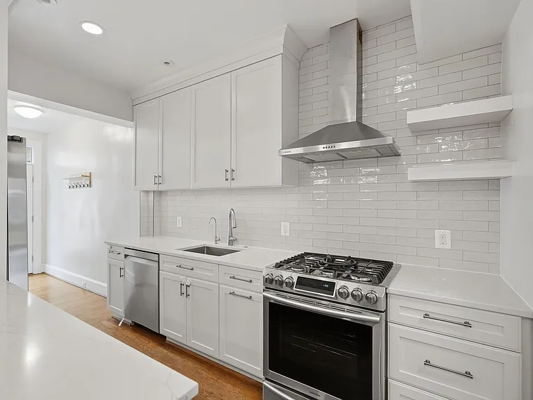 3839 Beecher St NW — Photo 9