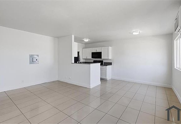 5th image of 180 W New York Ave APT 8
