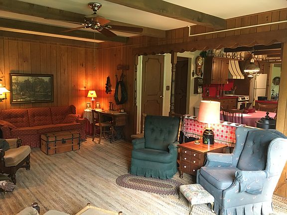 Family Room - 23'6" x 13'