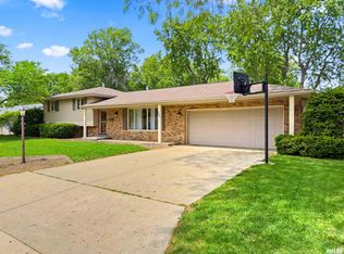 349 E Forestwood St, Morton, IL 61550