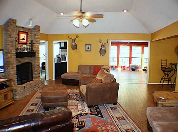 3rd image of 3658 Snow Creek Dr