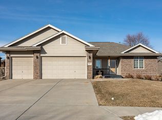 19502 Cleveland St, Elkhorn, NE 68022