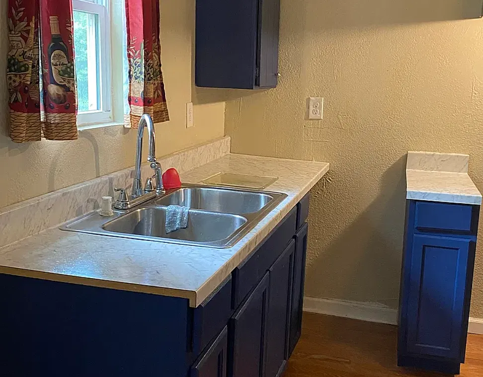 2 bed, 987 sqft, $900 — Photo 2