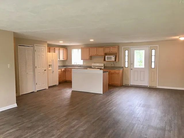 9403 Shenandoah Dr — Photo 7