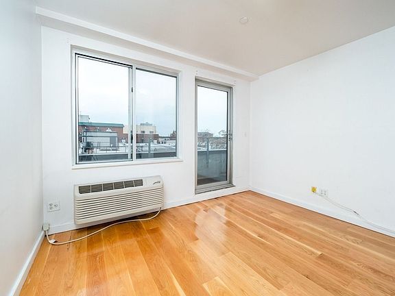4th image of 286 Stanhope St #C5