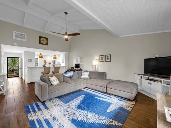 3788 Lower Honoapiilani Rd APT E205, Lahaina, HI 96761