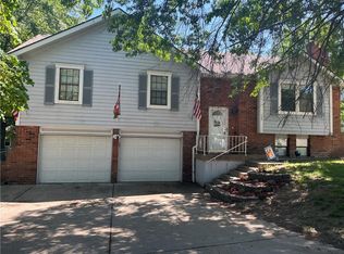 105 Charles St, Liberty, MO 64068