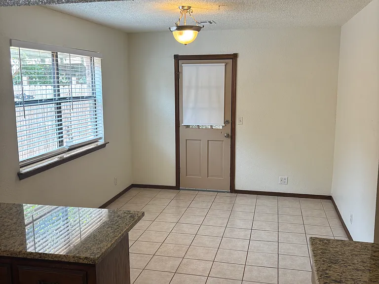 21 Pueblo — Photo 5