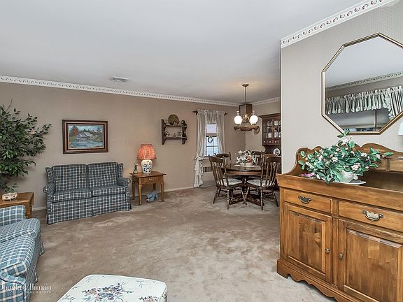 5th image of 228 McKinley St