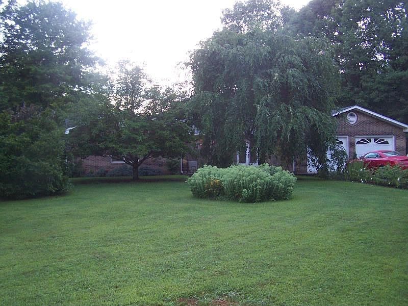 2nd image of 118 Hickory Dr