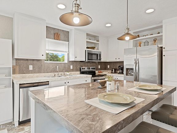 2nd image of 118 Helms Dr
