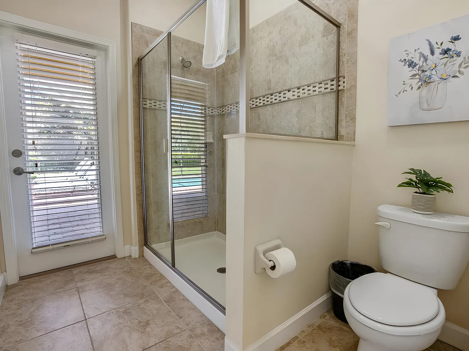 4 bed, 5.0 bath, 2842 sqft, $1,689 — Photo 4