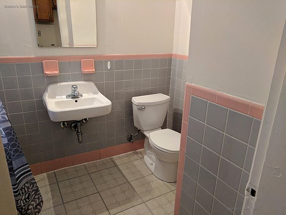 3rd image of 11 Englewood Ave APT 11
