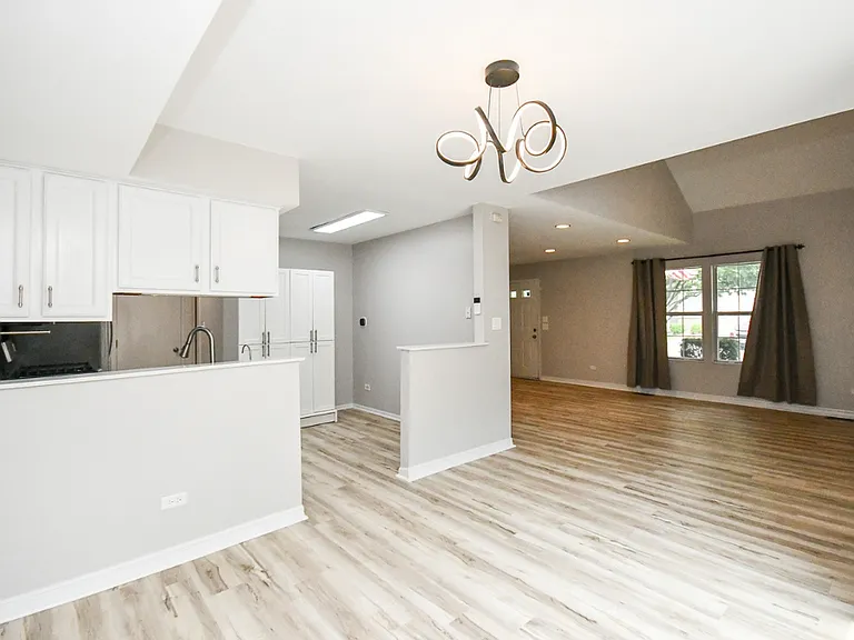 121 Cammeron Ct — Photo 6