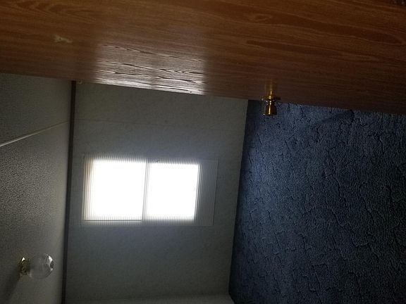 4th image of 9522 Meadow Dr