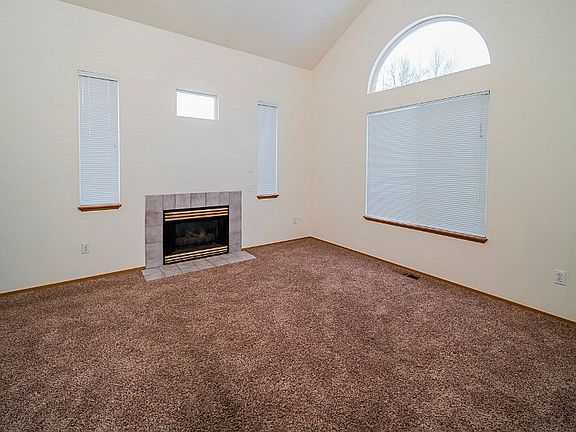 4th image of 5324 67th Ave NE #A