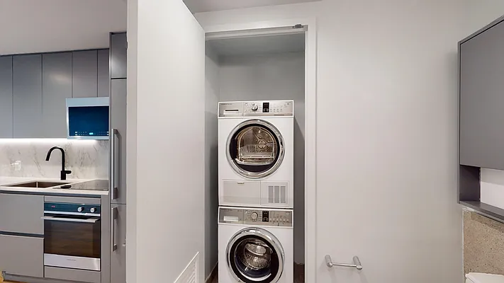 Rented by Bond New York | media 315