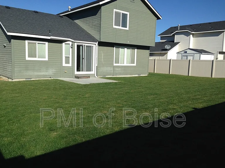 1770 N Veridian Ave — Photo 23