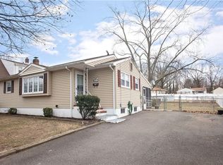 4 Burlington Rd, Parlin, NJ 08859