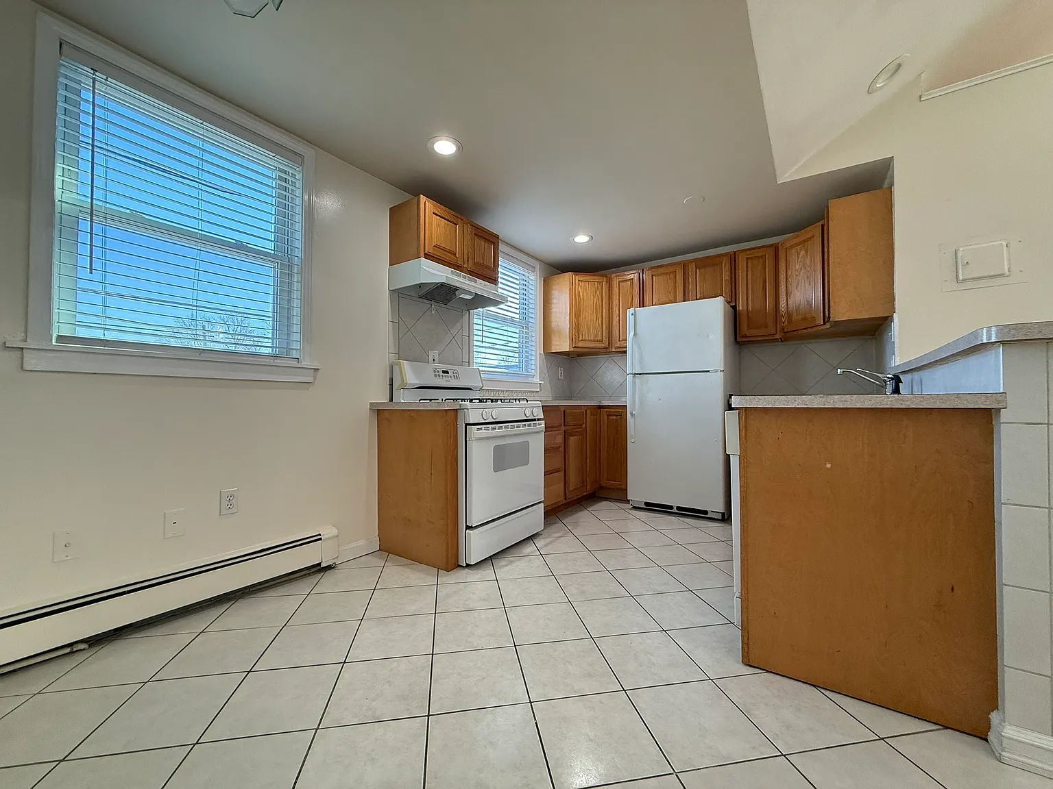 3 bed, 900 sqft, $2,795 — Photo 4