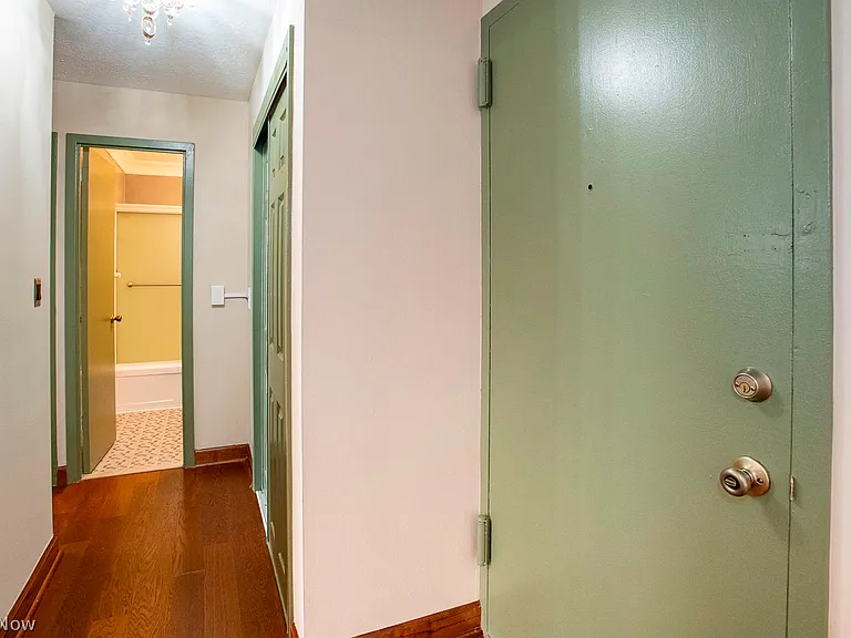 11850 Edgewater Dr #701 — Photo 6