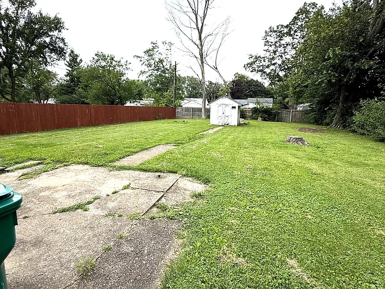 1612 W Hunt St — Photo 12