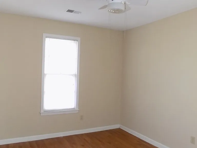 128 Wells Garden Ct — Photo 8