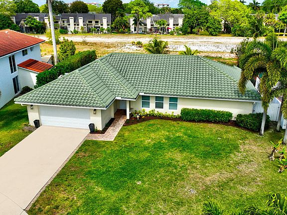 2nd image of 6063 Golf Vista Way