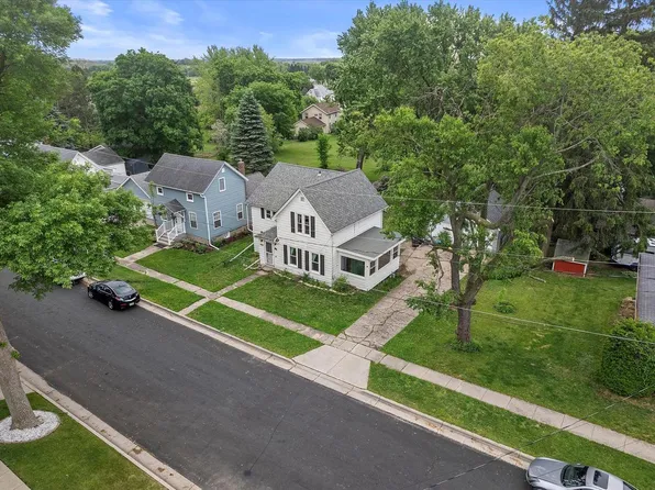 303 Maple AVENUE, Clinton, WI 53525