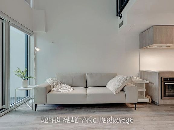 4th image of 77 Shuter St #516