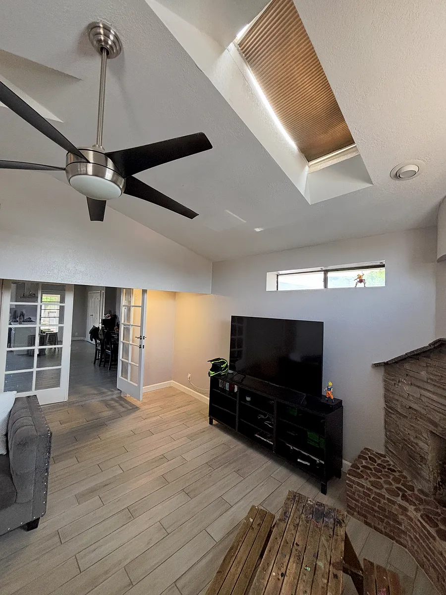 Building Photo - 1631 W Mountain View Dr