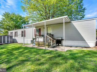 700 Salem Rd Trailer 62, Etters, PA 17319