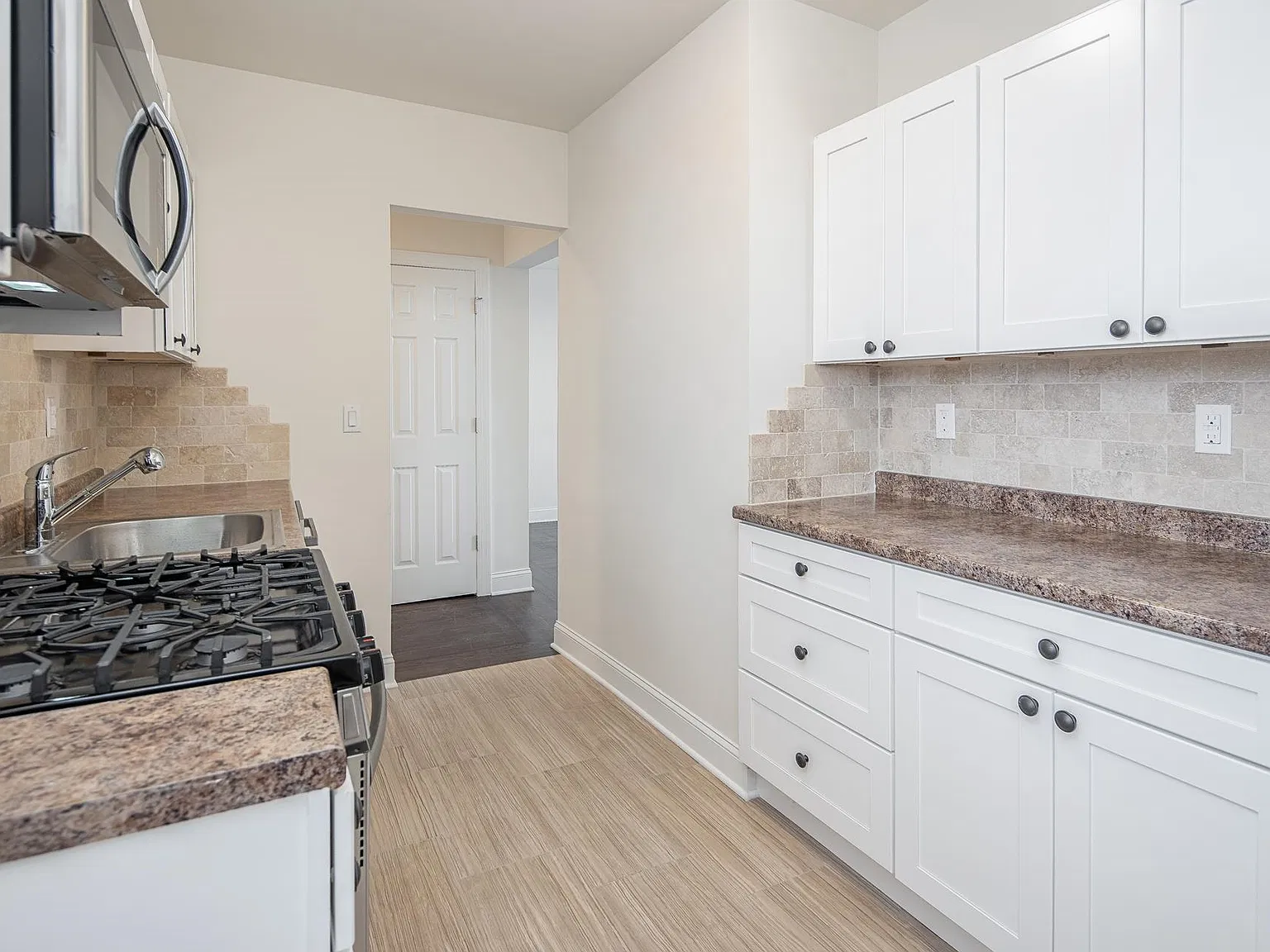 1 bed, 1.0 bath, 600 sqft, $1,950 — Photo 2