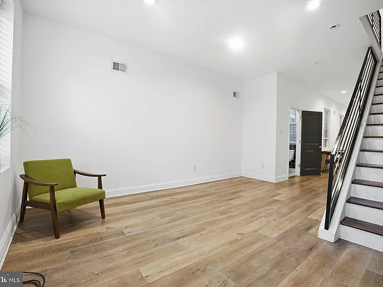 1807 Wylie St — Photo 2