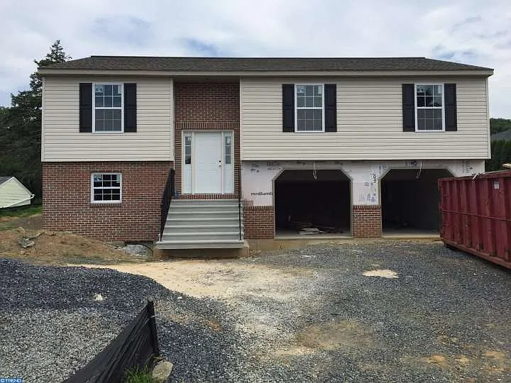 305 Parkside Ave photo 1