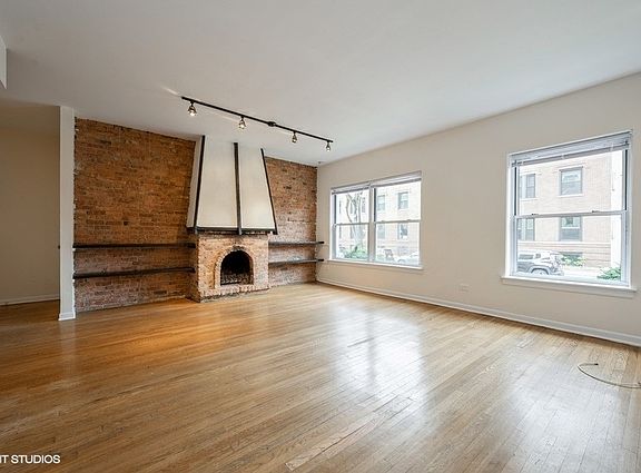 4th image of 947 W Oakdale Ave APT 1W