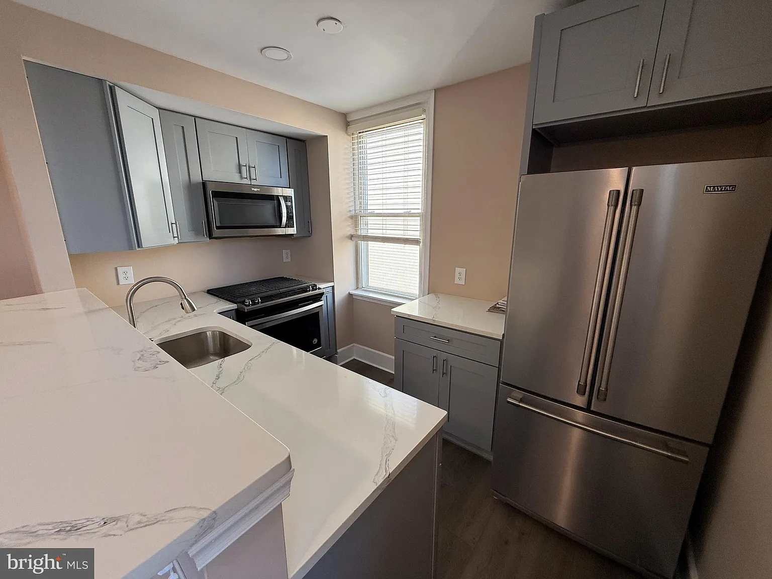 2 bed, 900 sqft, $1,250 — Photo 1
