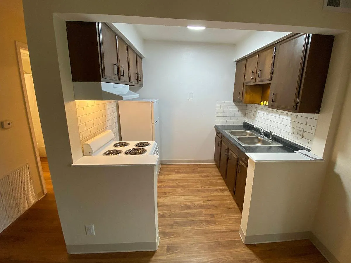 Building Photo - 3306 Grand Ave #8