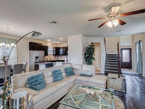 4th image of 1405 Silver Ln