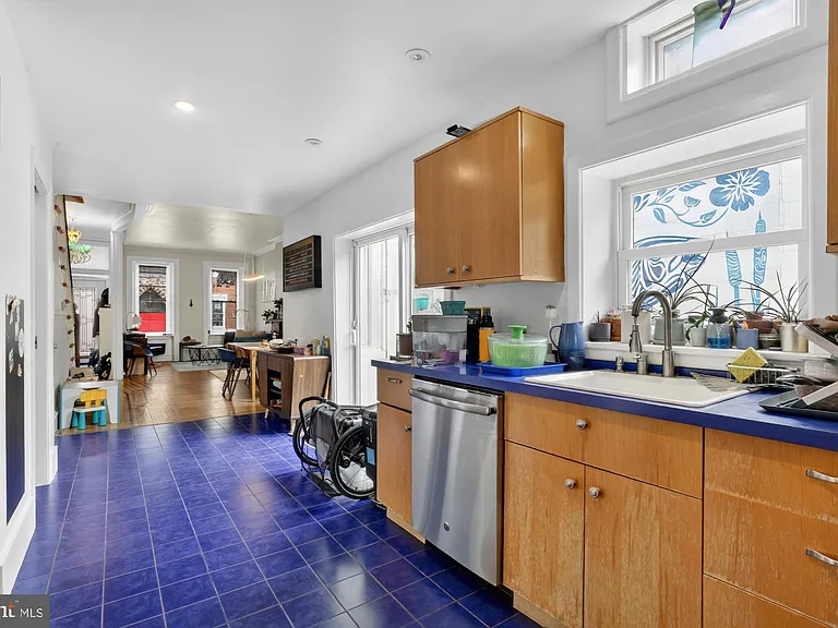 2356 E Susquehanna Ave — Photo 12