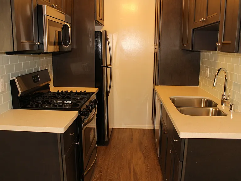 12415 Pacific Ave #2 — Photo 8