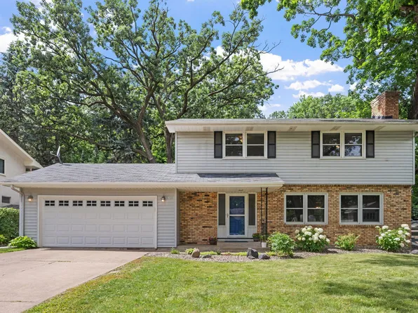 1762 Canyon Ln, New Brighton, MN 55112