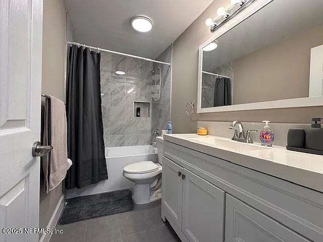 1113 Phelps St — Photo 15