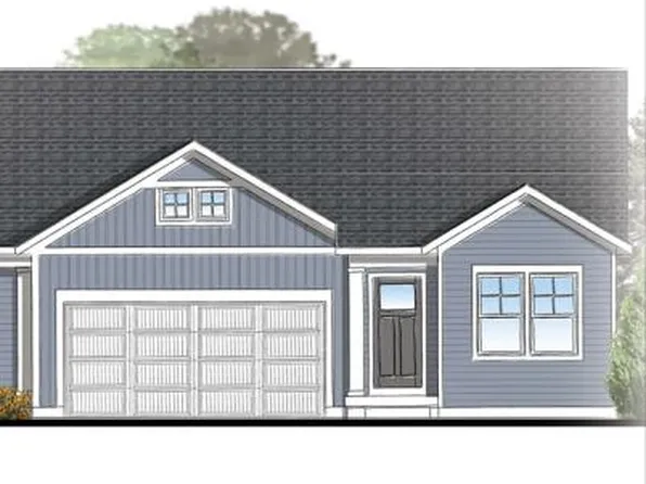 1577 N Village Cir, Kalamazoo, MI 49009