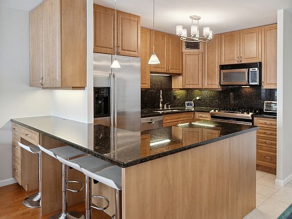 5th image of 1960 N Lincoln Park W APT 2612